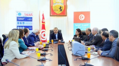عبد اللطيف المكي يجتمع بوزراء الصحة السابقين
