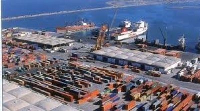 الباخرة التي أرست بميناء حلق الوادى محملة بـ 25 مجرورة