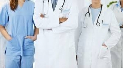 جامعة الصحة تحذر من مخاطر عودة الاطار الطبي لمنازلهم وتدعو لتوفير وسائل الوقاية