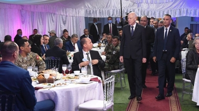 سعيّد يتناول الإفطار بمدرسة طلائع الحرس بوادي الزرقة
