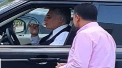 سيف الدين مخلوف يهرول نحو سيارة نبيل القروي (صورة)