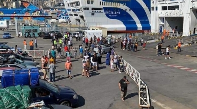 ميناء جنوة: منع تونسيين من صعود الباخرة بسبب تحاليل كورونا (صور)