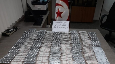 حجز  2100 حبة سوبيتاكس بحوزة مسافرة في مطار قرطاج