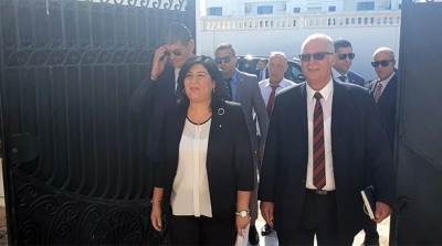 عبير موسي تصل قصر الضيافة للقاء هشام المشيشي (صور)