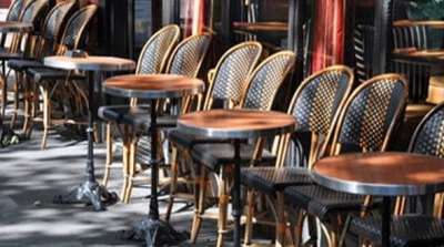  حاجب العيون: غلق قاعات الرياضة ومحلات الحلاقة ومنع الكراسي بالمقاهي