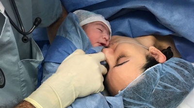 طبيب هولندي يستخدم حيواناته المنوية لتلقيح النساء.. والنتيجة 17 طفلا 