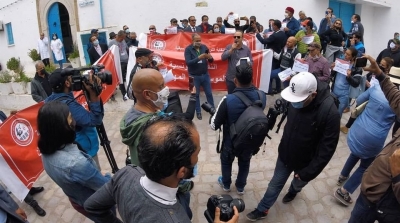 فنانين وموسيقيين ينفذون وقفة إحتجاجية اثر إلغاء العروض الفنية والثقافية