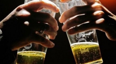 جمال : وفاة إمرأة متزوجة و أم لـ4 أطفال بسكتة قلبية خلال ضبطها مع صديقها في جلسة خمرية