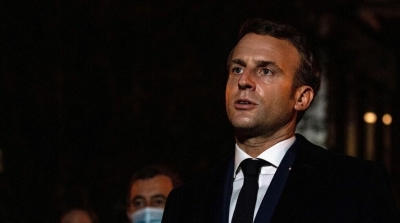 ماكرون يهدد الإسلاميين المتطرفين في فرنسا ويقول إنهم لن يهنئوا بالنوم
