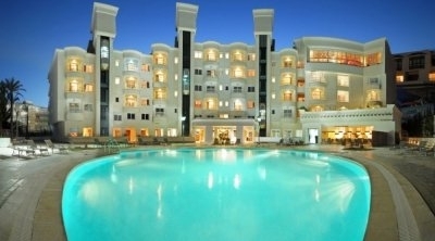 وزارة السياحة توضح حقيقة إلغاء شرط الإستظهار بعقد الزواج للإقامة في الفنادق