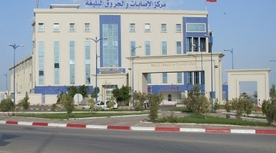 بن عروس : وفاة أمنى واصابة زميله صدمتهما شاحنة أمام مستشفى