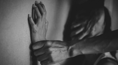 بنزرت : يحول وجهة قاصر ويرغمها على نزع ملابسها لتصويرها بهاتفه 