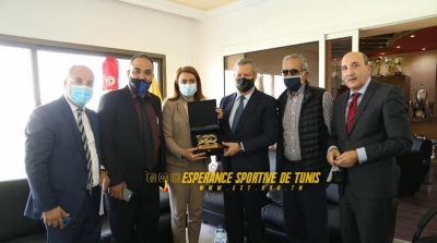 سعاد عبد الرحيم في زيارة  إلى حديقة الترجي الرياضي (صور)