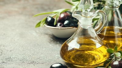 أسعار بيع زيت الزيتون ستصل الى 12 دينار للتر الواحد