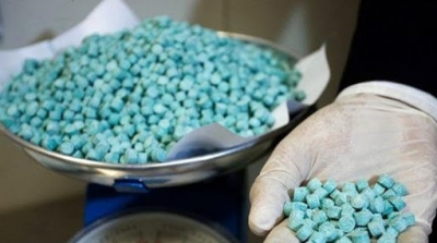 مطار قرطاج: مضخما صوت محشوان بألف حبة اكستازي