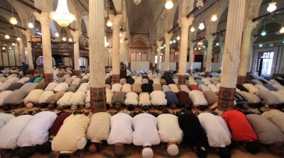 تخفيف اجراءات الدفن و إعادة فتح المساجد و إقامة صلاة الجمعة 