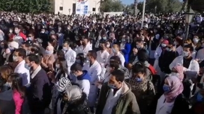 رفع شعار 'ديقاج' ضد وزير الصحة 