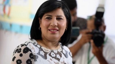 عبير موسي تنظم وقفة إحتجاجية أمام وزارة الشؤون الدينية 