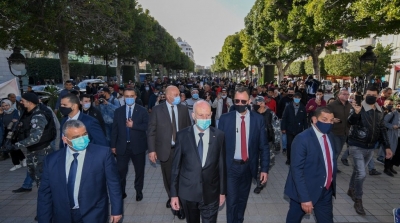 رئيس الجمهورية يتجول في شارع الحبيب بورقيبة