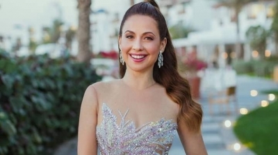 ريا أبى راشد تتألق فى ''جولدن غلوب'' 