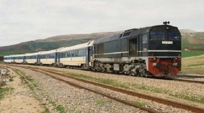 نعسان: جنوح قاطرة قطار على السكة 