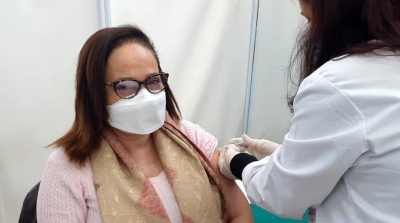 Tunisie : Nissaf Ben Alaya se fait vacciner (Photos) 