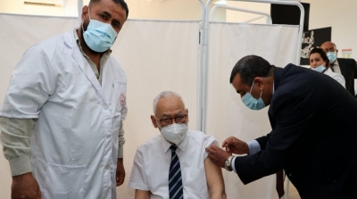 Rached Ghanouchi reçoit la première dose du vaccin
