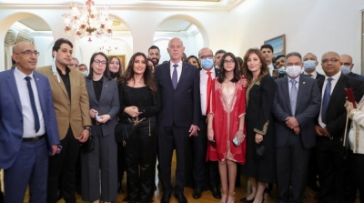 من بينهم لطيفة : قيس سعيد يلتقى الجالية التونسية بمصر