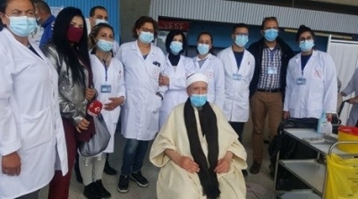 مفتي الجمهورية يتلقى الجرعة الأولى من لقاح كورونا