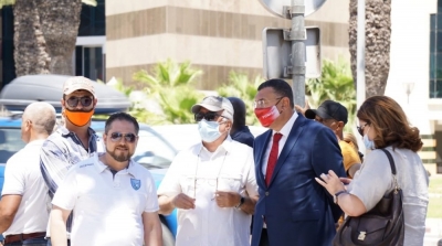 نواب قلب تونس ينفذون وقفة إحتجاجية أمام القطب القضائي الاقتصادي 