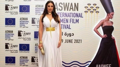 درة زروق في إطلالة ساحرة للمصمم سفيان بن قمرة