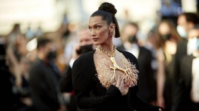 Cannes : Bella Hadid illumine le tapis rouge de 'Tre Piani' et enflamme la croisette