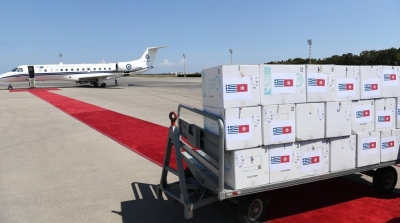 La Tunisie réceptionne un don grec de 100 mille doses de vaccin 