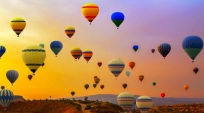 Tunisie : Tozeur abrite le festival du saut en parachute